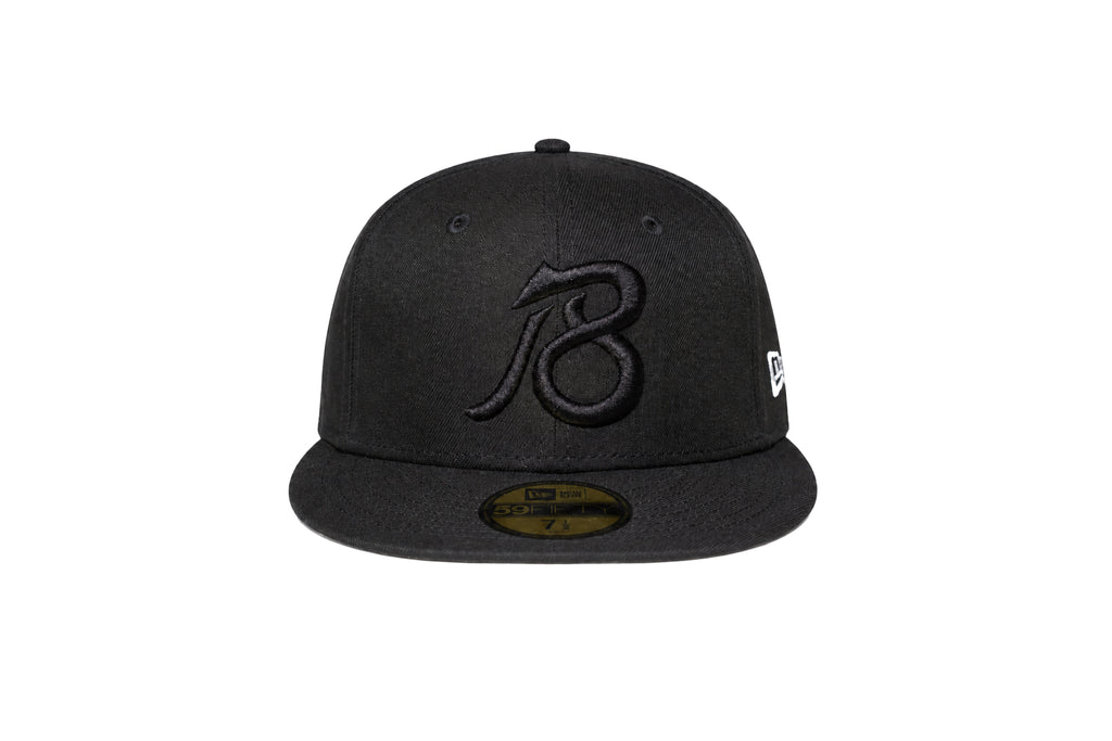 QB18 BEARS FITTED 59FIFTY HAT - BLACK 3D Black 18 logo